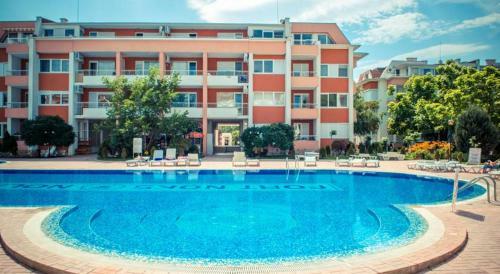 Sunny Fort Apartment