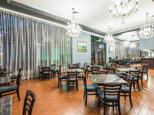 Hotel Comfort Inn & Suites