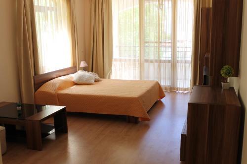 Solar Apartments Chateau Valon