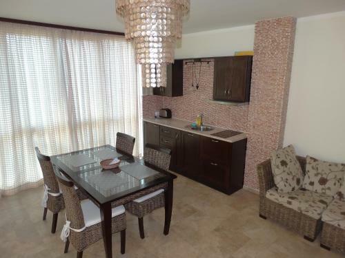 Aparthotel Chateau Del Marina Apart Complex