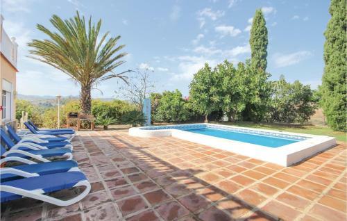 Four-bedroom Holiday Home Coin With A Fireplace 07