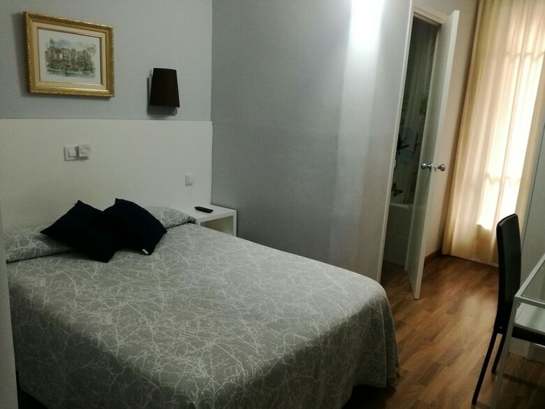 Hostal Lesseps