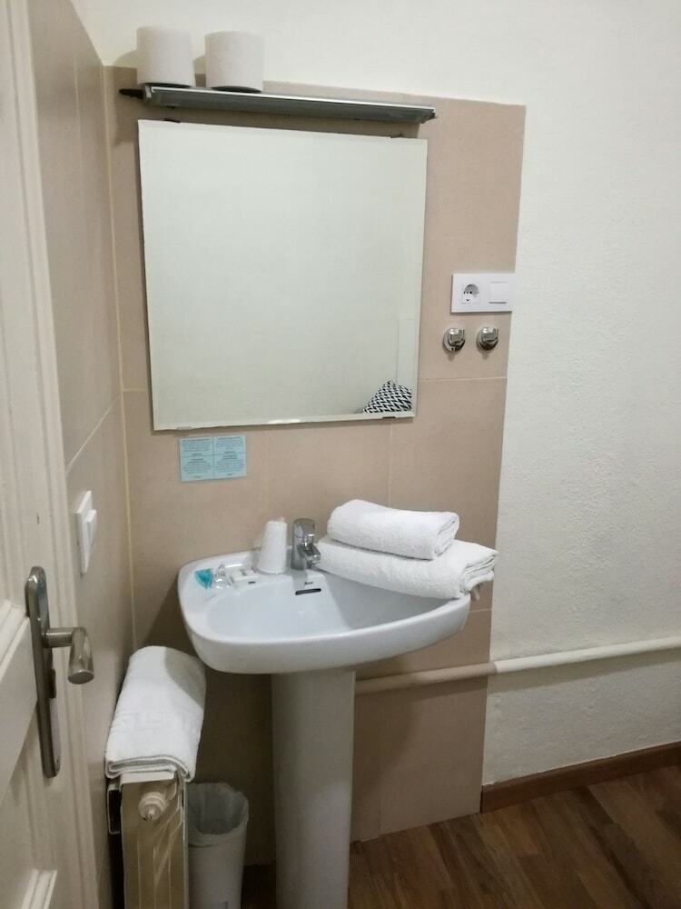 Hostal Lesseps