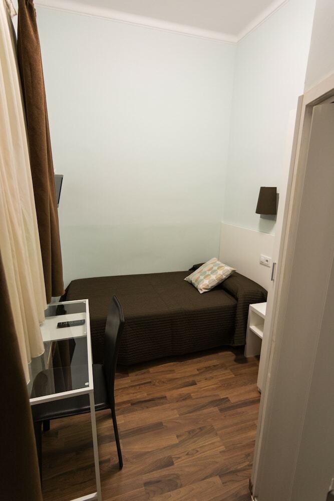 Hostal Lesseps