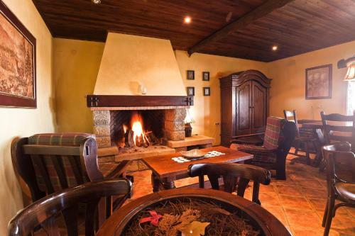 Hotel El Balcon De Las Nieves