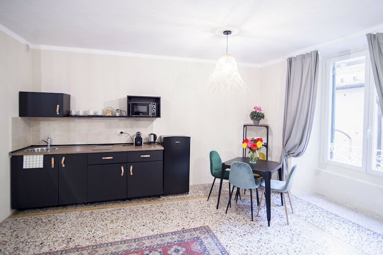 Hostal La Piazzetta Rooms