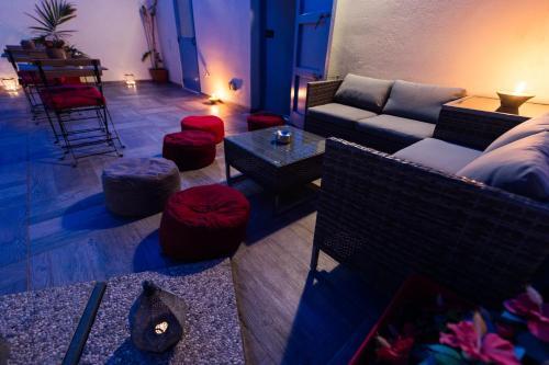 Hostal Backstage Boutique Townhouse