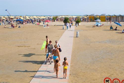 Apartamento Holiday Home In Bibione 24390