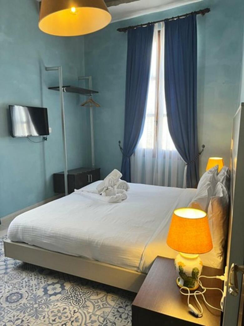 Hostal My Travel House