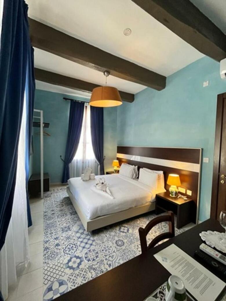 Hostal My Travel House