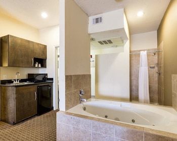 Hotel Quality Inn & Suites