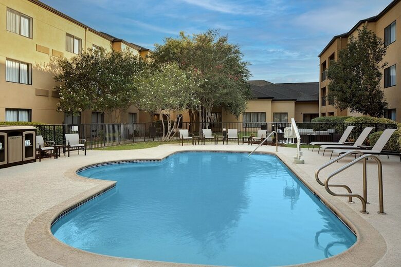 Hotel Courtyard By Marriott Houston Westchase