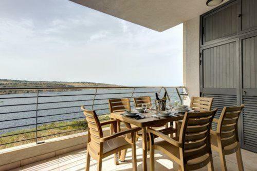 Water's Edge Apartment