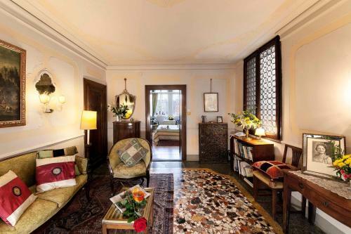 Hostal Palazzetto Pisani Grand Canal