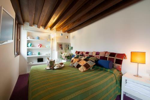 Hostal Palazzetto Pisani Grand Canal