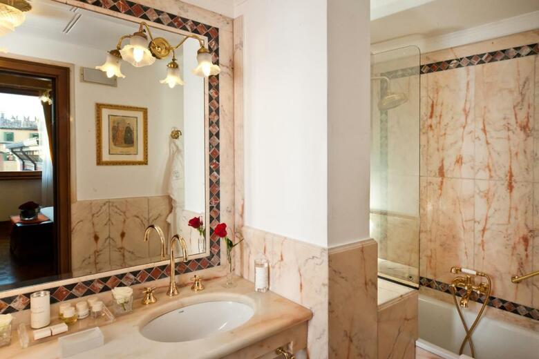 Due Torri Hotel