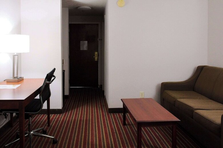 Hotel Comfort Suites Alpharetta