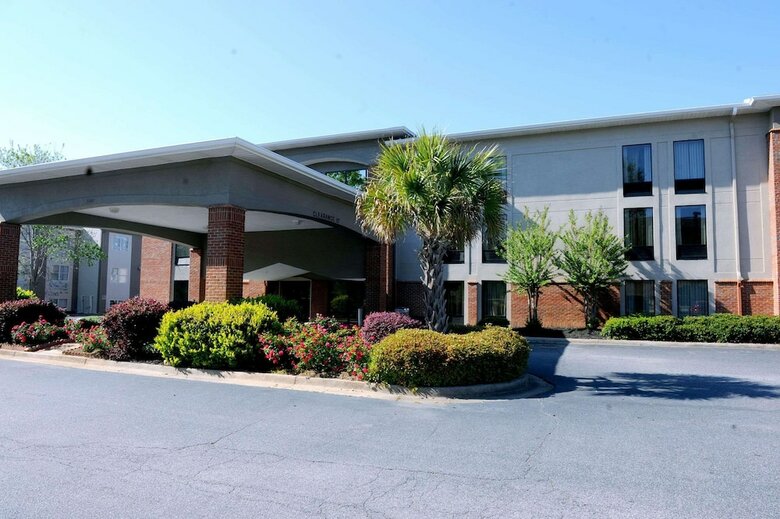 Hotel Comfort Suites Alpharetta