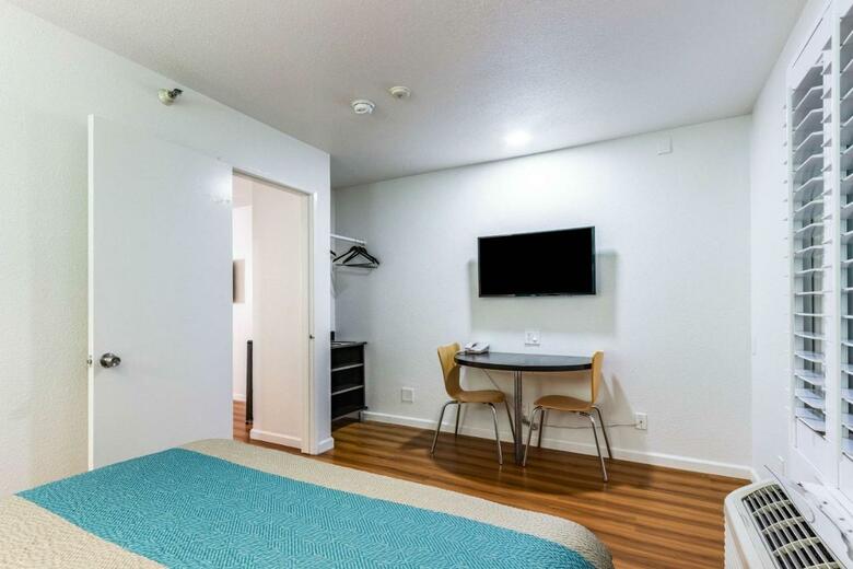 Hotel Motel 6-fountain Valley, Ca - Huntington Beach Area