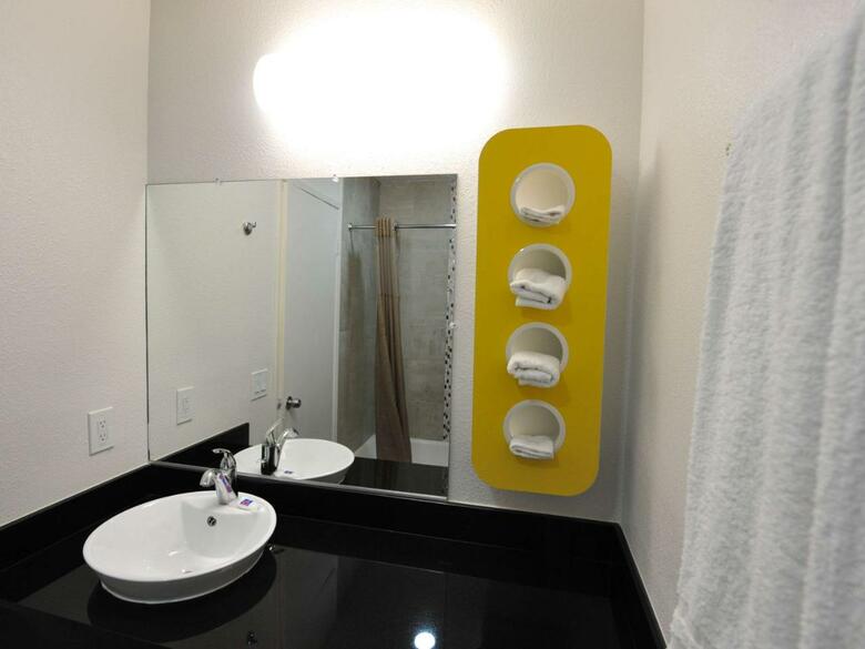 Hotel Motel 6-fountain Valley, Ca - Huntington Beach Area