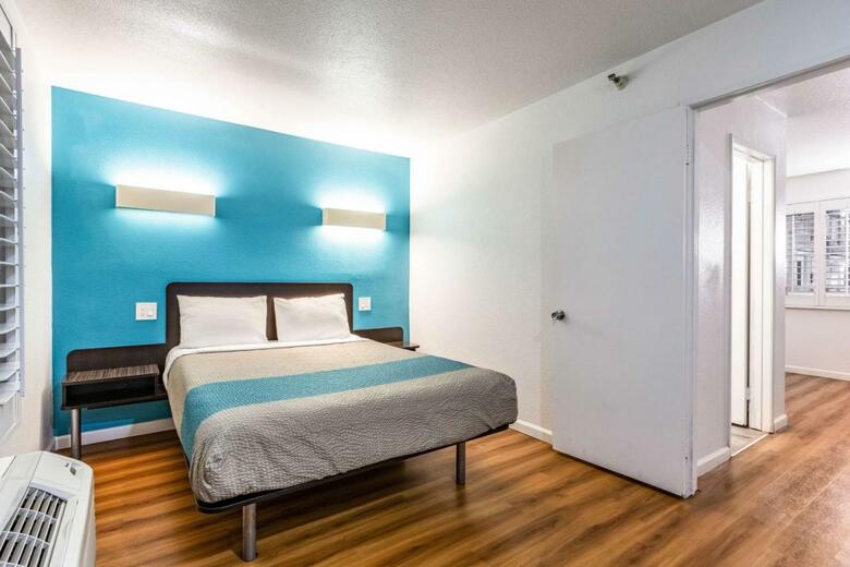 Hotel Motel 6-fountain Valley, Ca - Huntington Beach Area