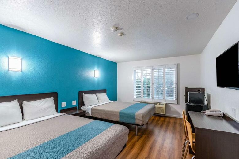 Hotel Motel 6-fountain Valley, Ca - Huntington Beach Area