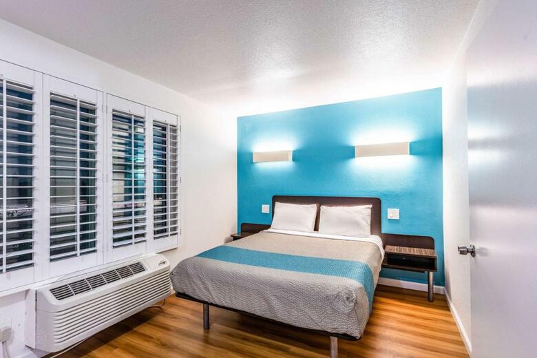 Hotel Motel 6-fountain Valley, Ca - Huntington Beach Area