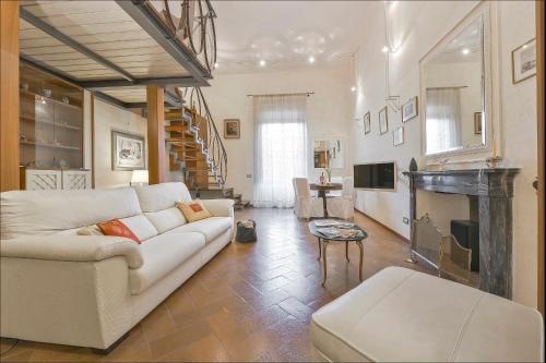 Santa Maria Novella Halldis Apartments