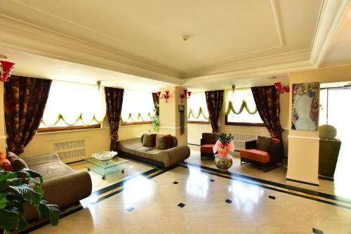 Palazzo Rosenthal Vesuview Hotel & Resort