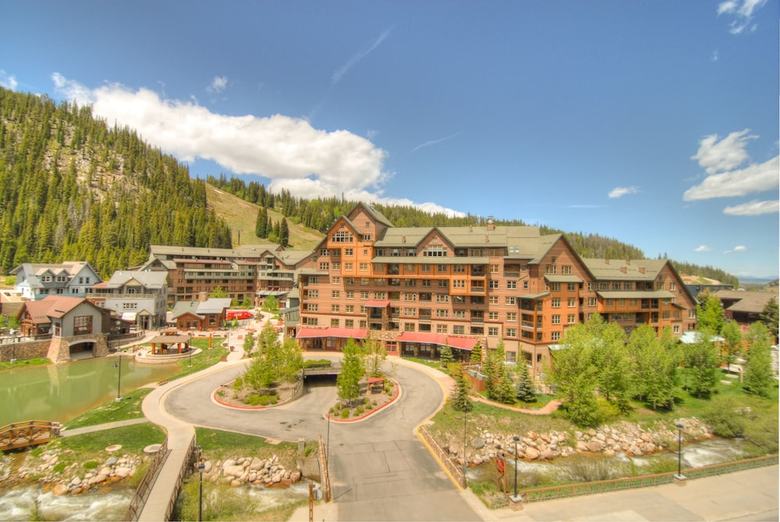 Hotel Zephyr Mountain Lodge