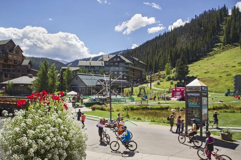 Hotel Zephyr Mountain Lodge