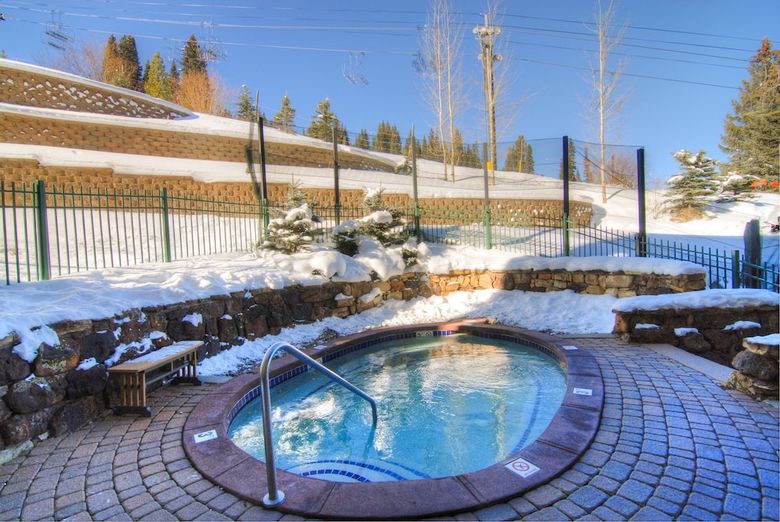 Hotel Zephyr Mountain Lodge
