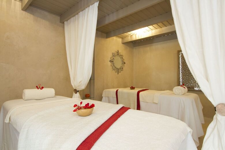 Alondra Villas Y Suites