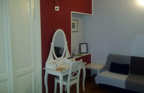 Hostal Villa Borghese Guest House
