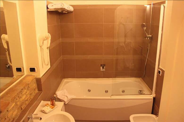 Hostal Lovin Roma Piazza Di Spagna