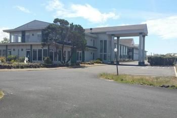 Waldport Beach Hotel