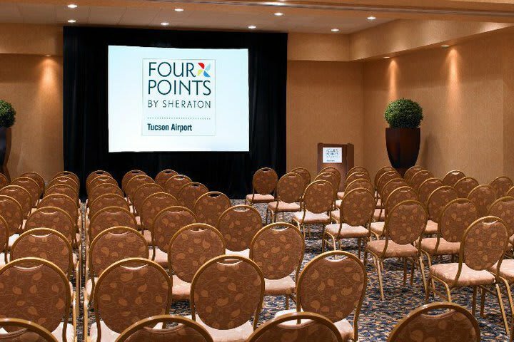 Hotel Four Points By Sheraton Tucson Airport