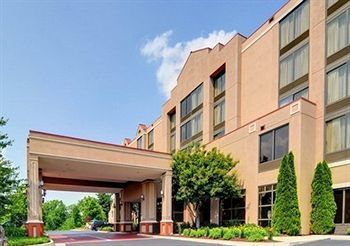 Hotel *hawthorn Suites*