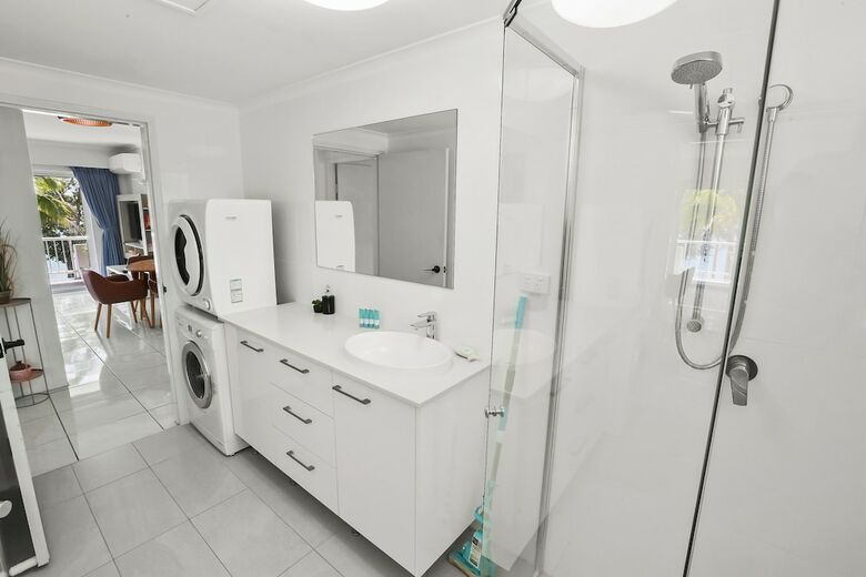 Hotel Agincourt Beachfront Apartments