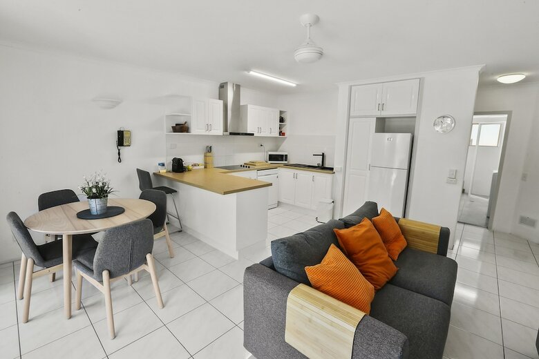 Hotel Agincourt Beachfront Apartments