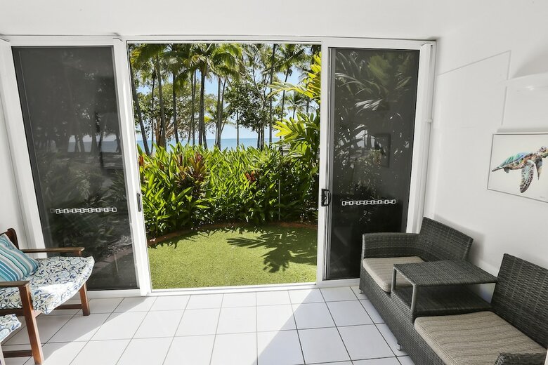 Hotel Agincourt Beachfront Apartments