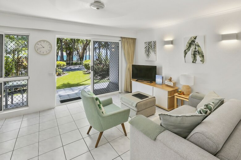 Hotel Agincourt Beachfront Apartments