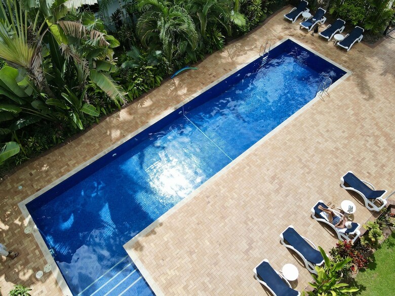 Hotel Agincourt Beachfront Apartments