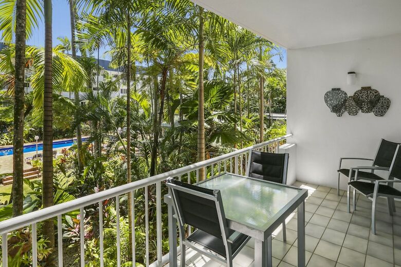 Hotel Agincourt Beachfront Apartments