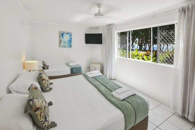 Hotel Agincourt Beachfront Apartments