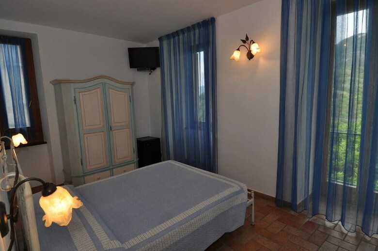 Hostal Sandra Villa Rooms