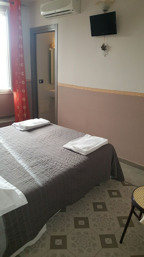 Hostal Netta Rooms