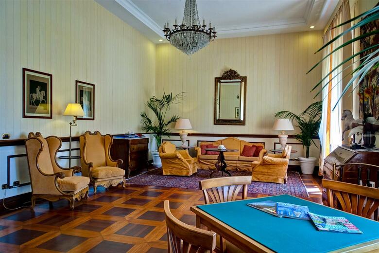 Bw Premier Collection Grand Hotel Royal