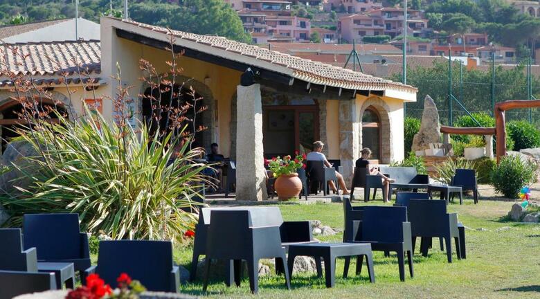 Hotel Club Esse Posada Beach Resort