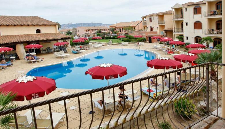 Hotel Club Esse Posada Beach Resort